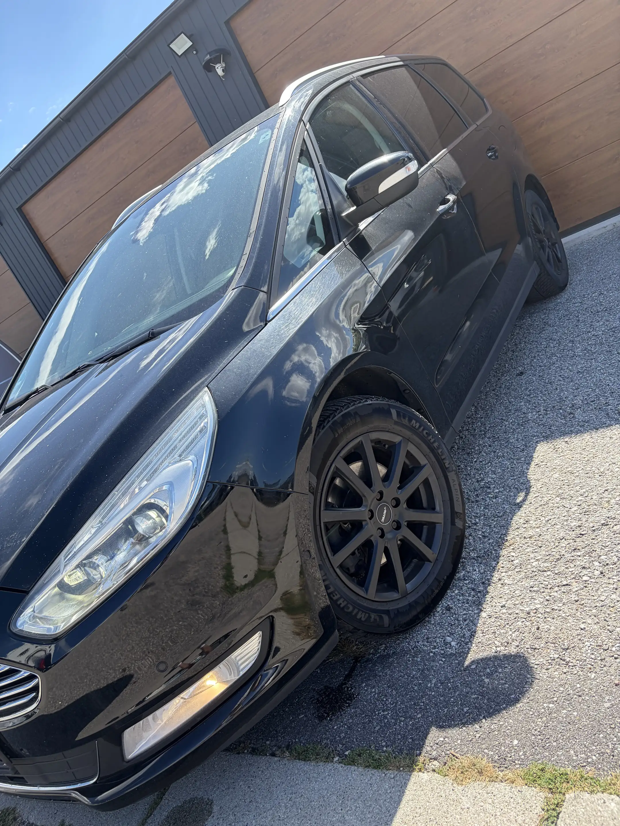 Ford Galaxy 2,0 EcoBlue SCR Titanium Aut. — photo 2