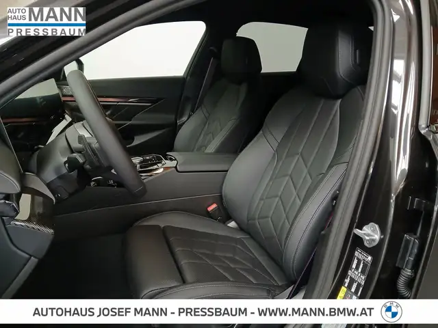 BMW 530 e xDrive M SPORTPAKET PRO, INNOVATIONSPAKET Ansicht 4