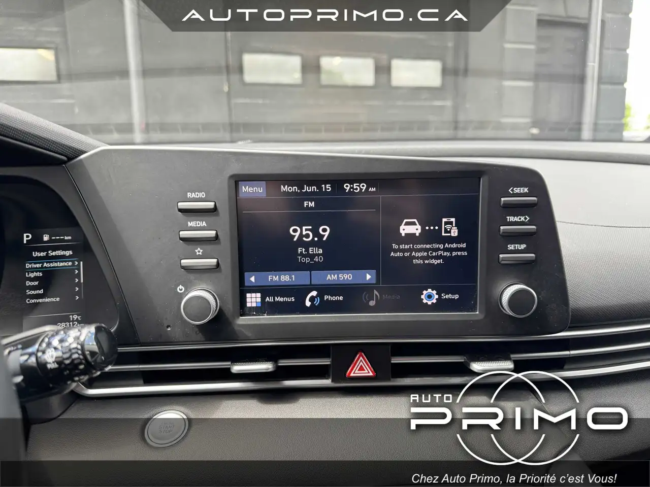 Hyundai ELANTRA photo Hyundai ELANTRA