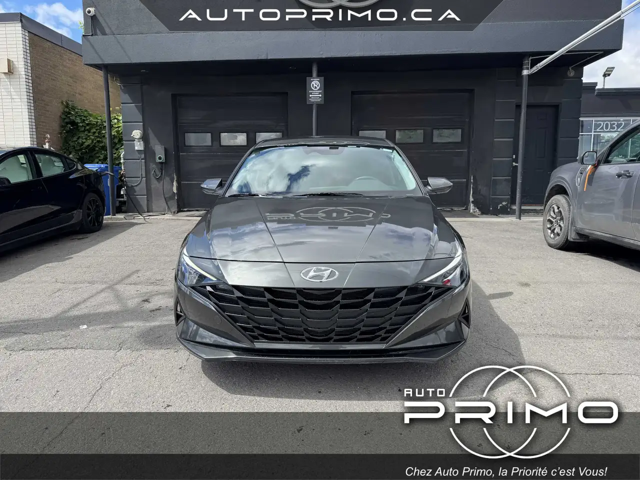 Hyundai ELANTRA photo Hyundai ELANTRA