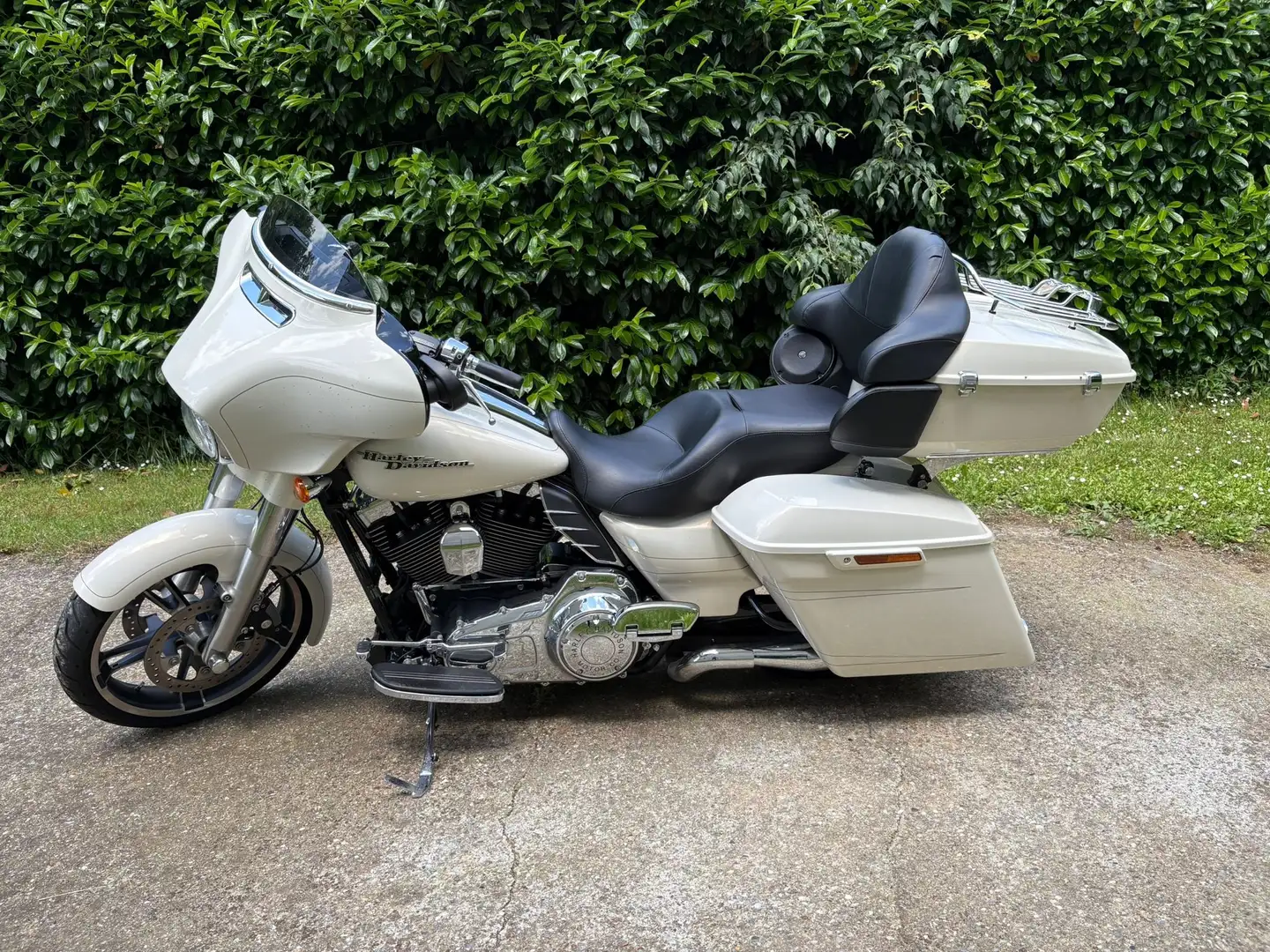 Harley-Davidson Street Glide FLHXS Alb - 1