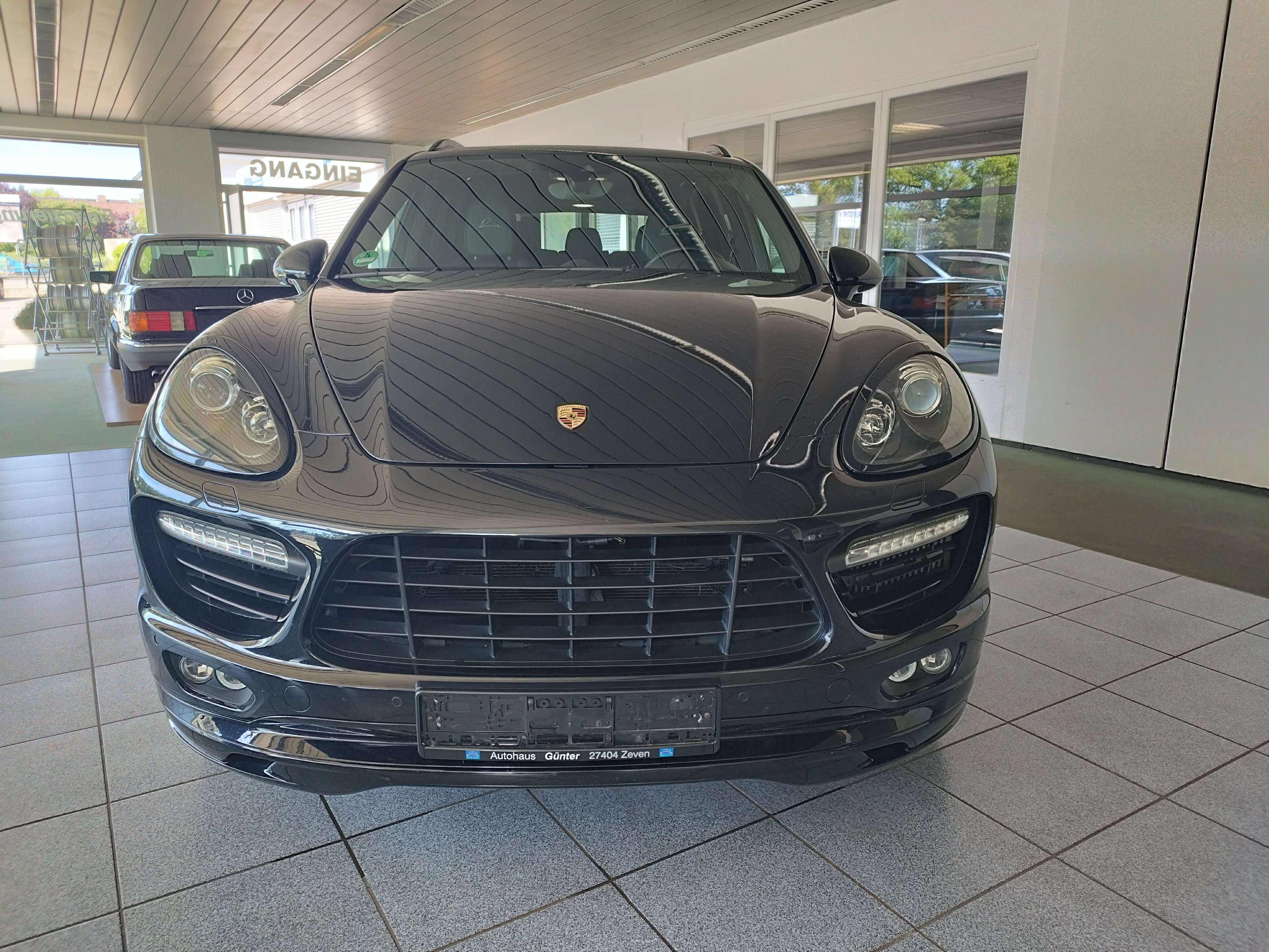 Second hand Porsche Cayenne 