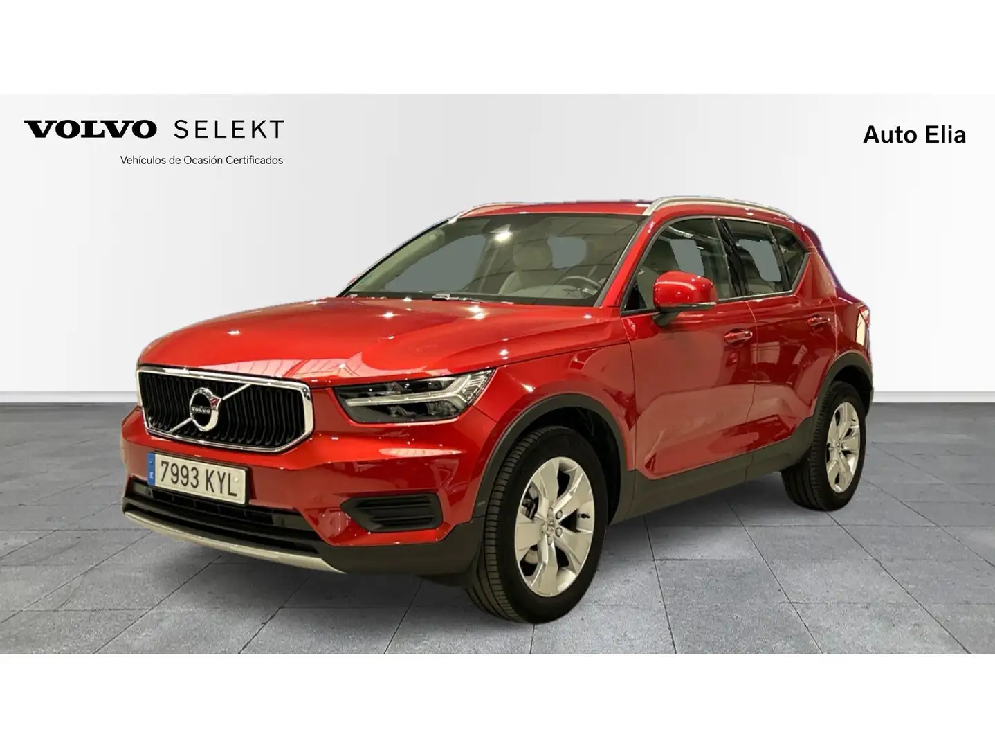 Volvo XC40 T3 Momentum Rood - 1