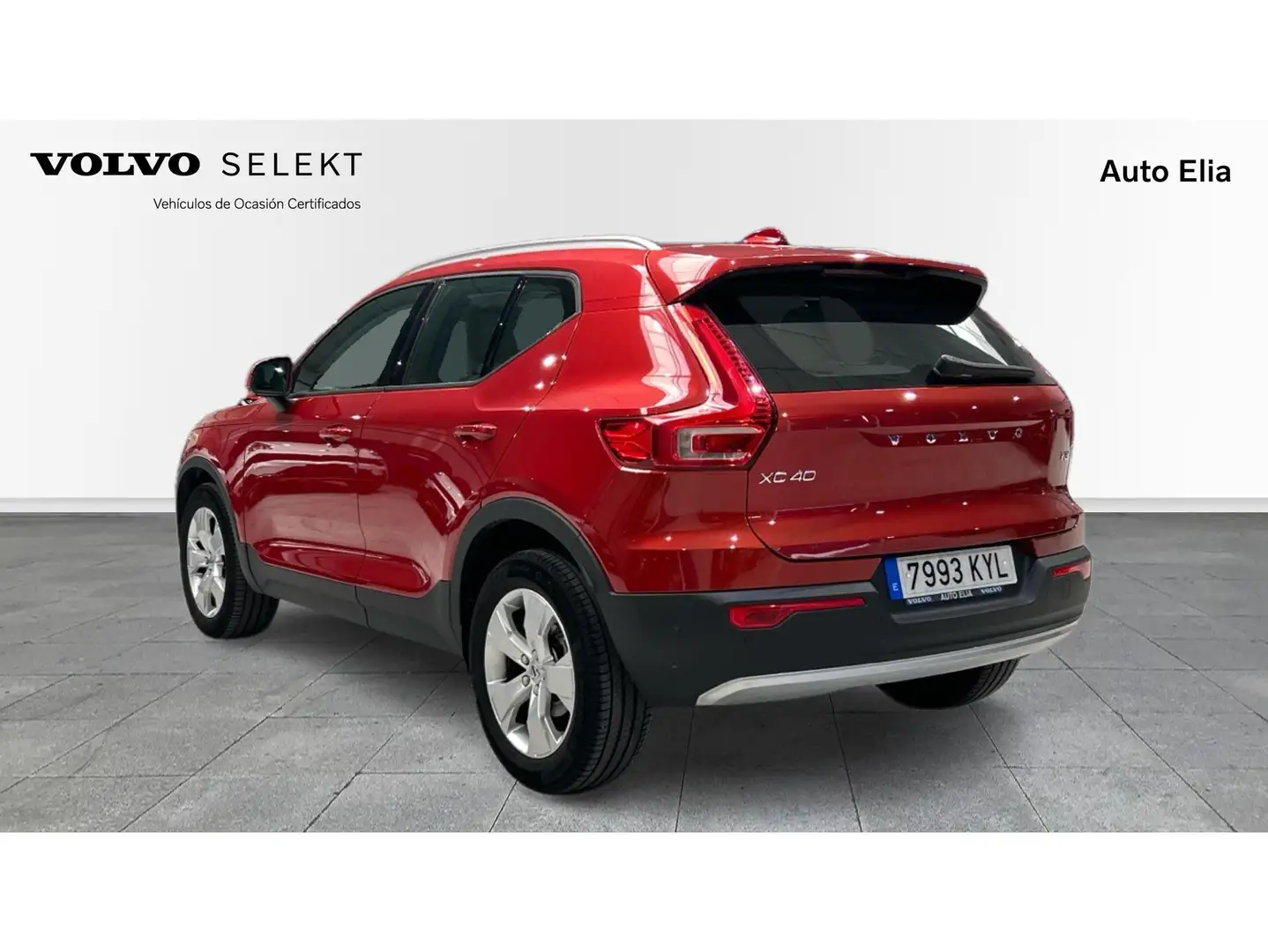 Volvo XC40 T3 Momentum Rood - 2