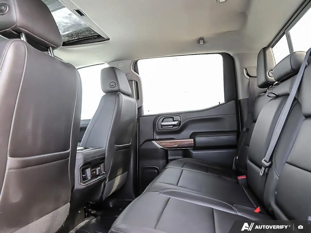 Chevrolet Silverado 1500 снимка Chevrolet Silverado 1500