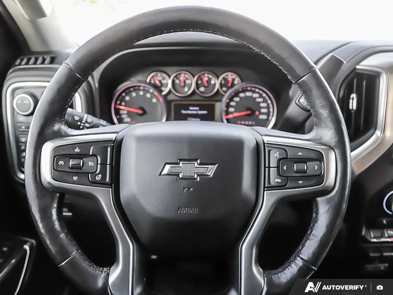 Chevrolet Silverado 1500 снимка Chevrolet Silverado 1500