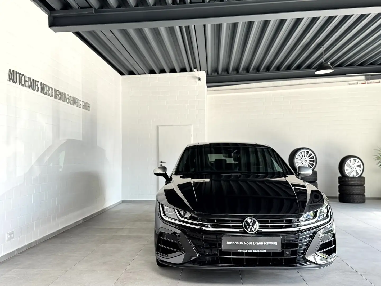 Volkswagen Arteon Shooting Brake R 2.0 TSI*Pano*IQ*H&K*AHK* Grau - 2