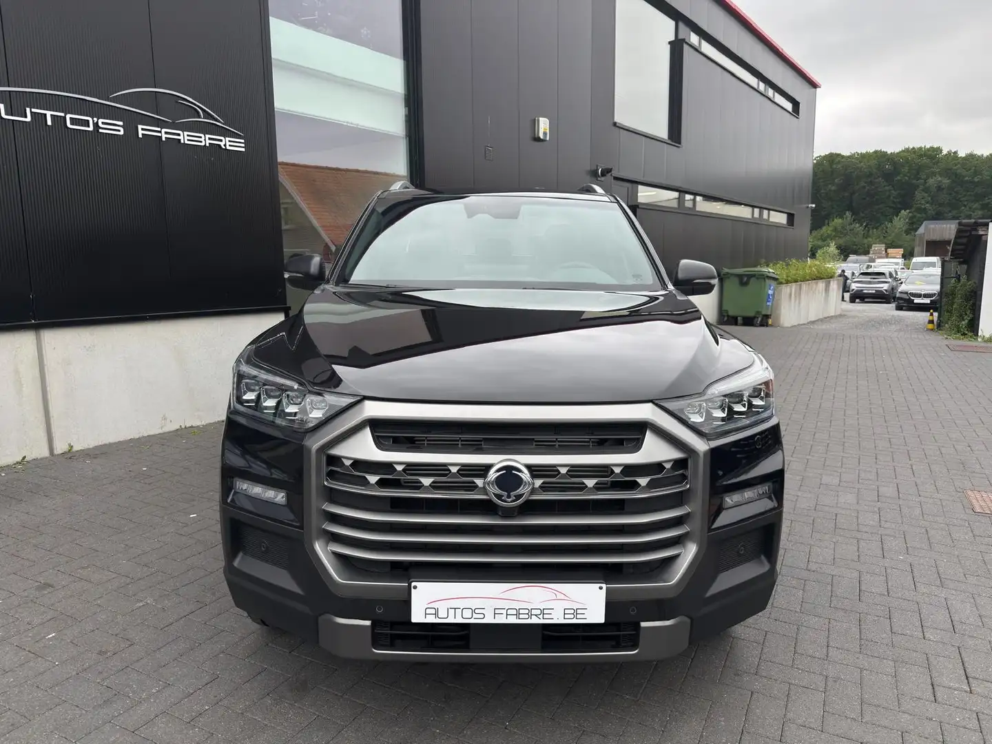 SsangYong Musso Grand Black Line 22 D 202 pk 4X4 New Model Zwart - 2