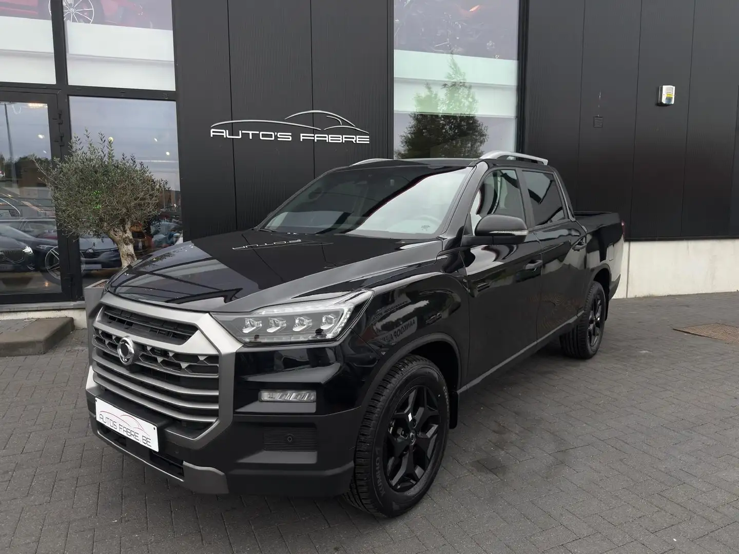 SsangYong Musso Grand Black Line 22 D 202 pk 4X4 New Model Zwart - 1