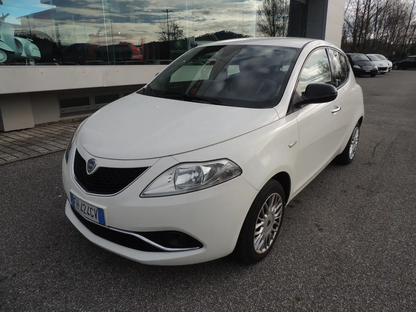 Lancia Ypsilon Ypsilon 1.2 Opening edition 69cv Wit - 2