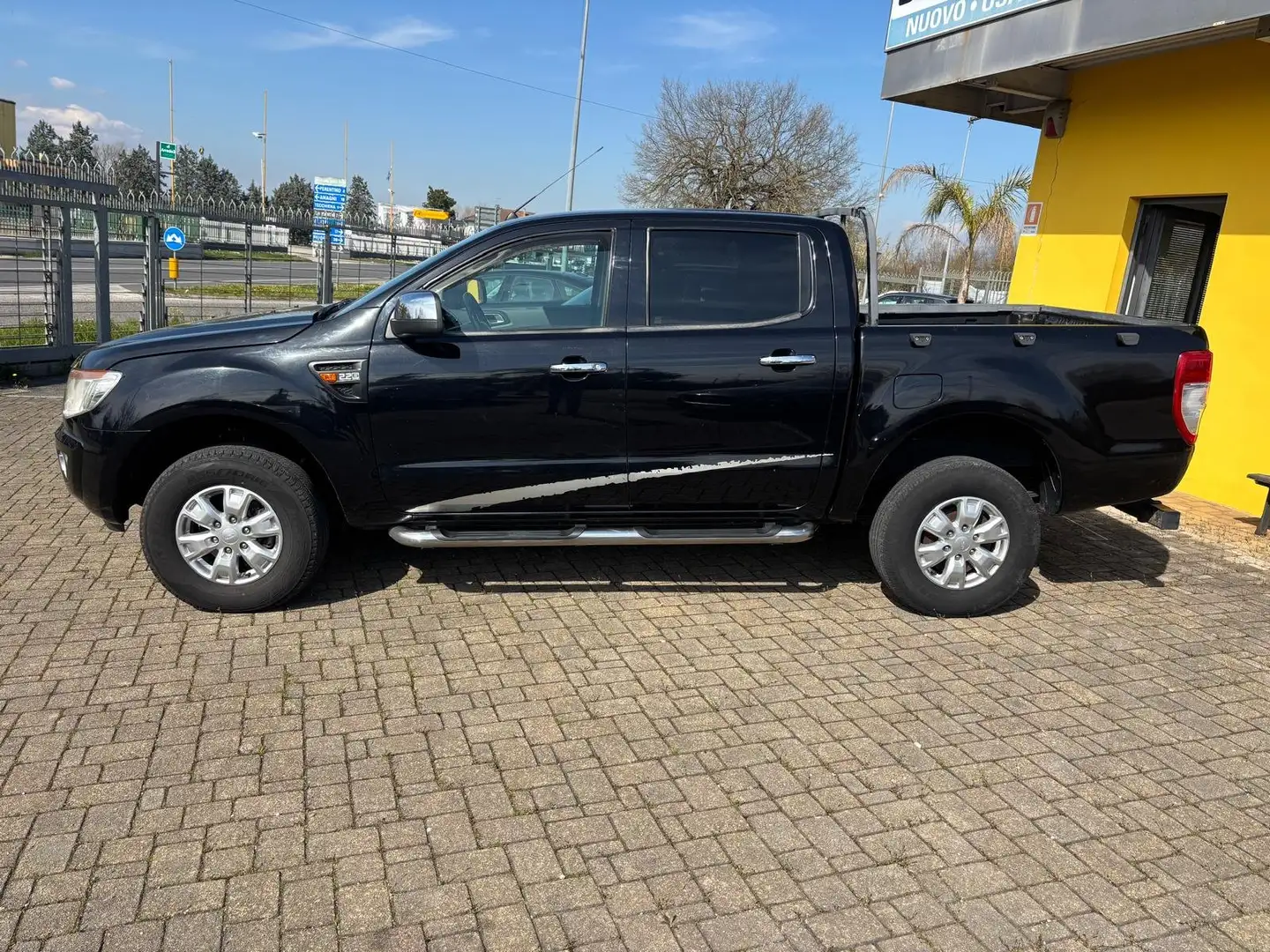 Ford Ranger 2.2 Tdci double cab 4X4 Immatricolato Autocarro Nero - 2