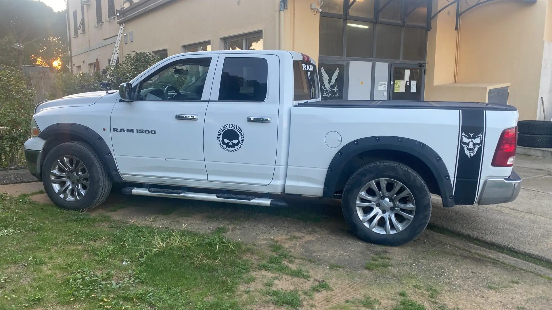 Dodge RAM Ramcharger 5.2 V8 Royal SE auto Blanc - 2