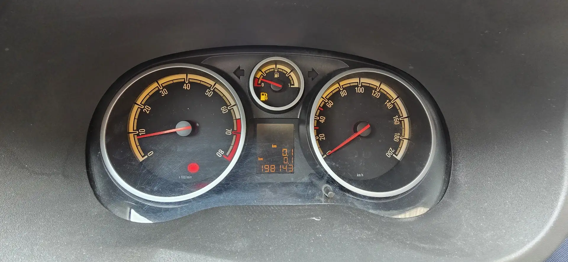 Opel Corsa 1.0 12V Selection 110 Jahre - 2