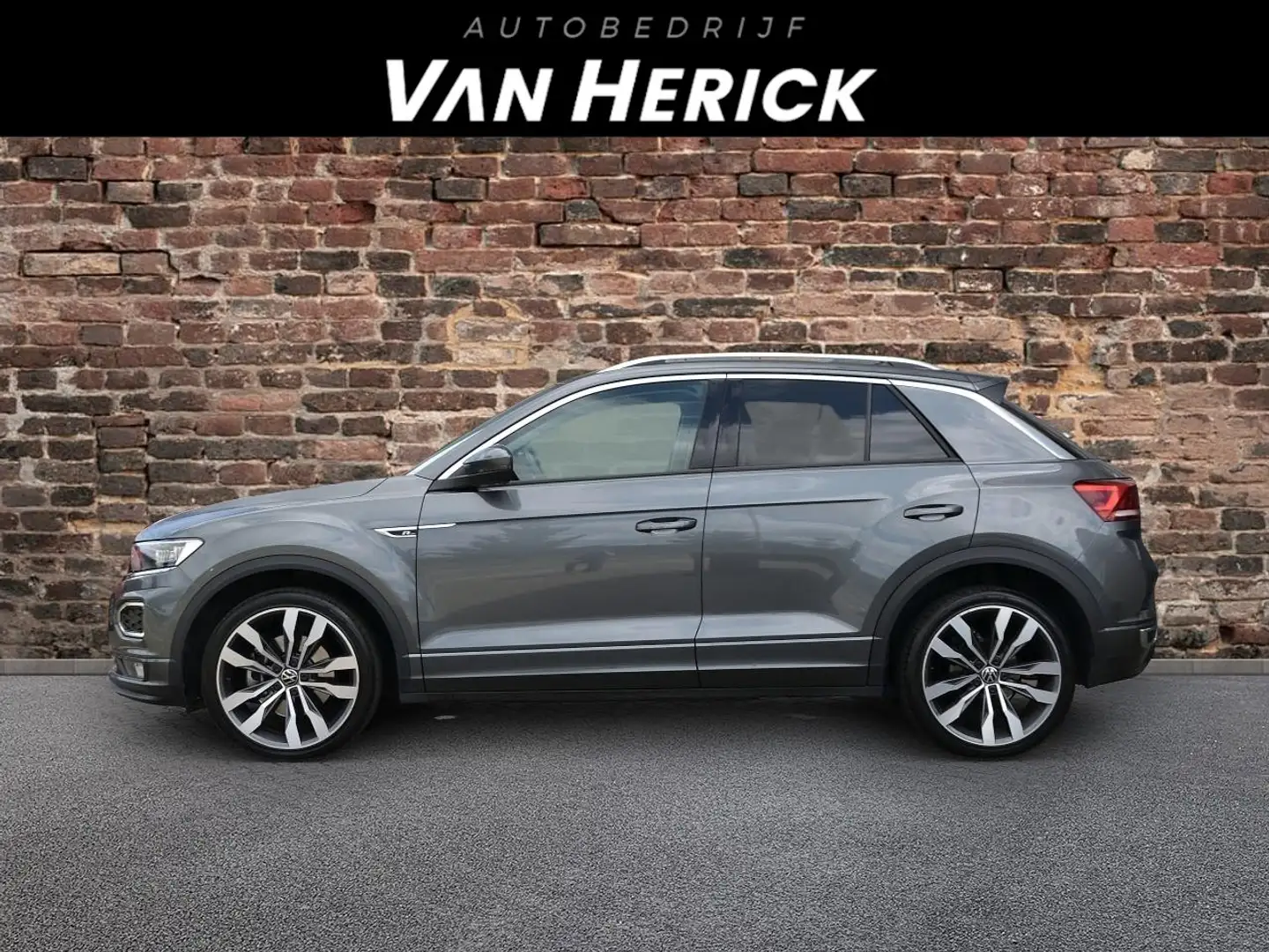Volkswagen T-Roc 1.5 TSI Sport Business R Automaat | Navi | Stoelve Grijs - 2