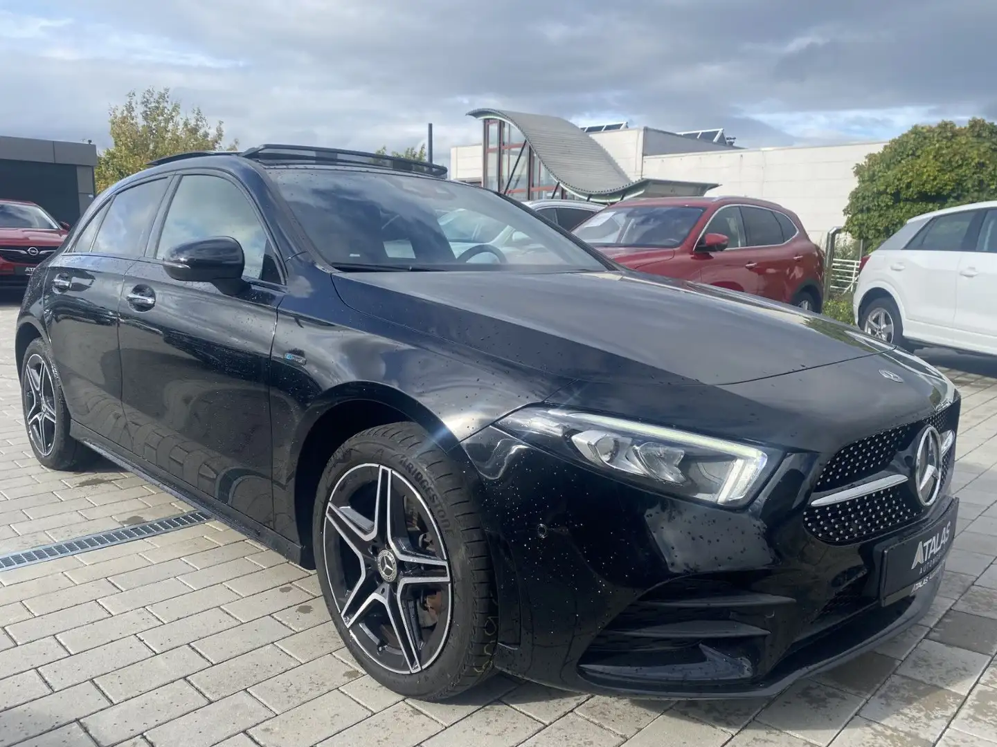 Mercedes-Benz A 250 e Amg Line*Panorama-LED-Kamera* Noir - 1