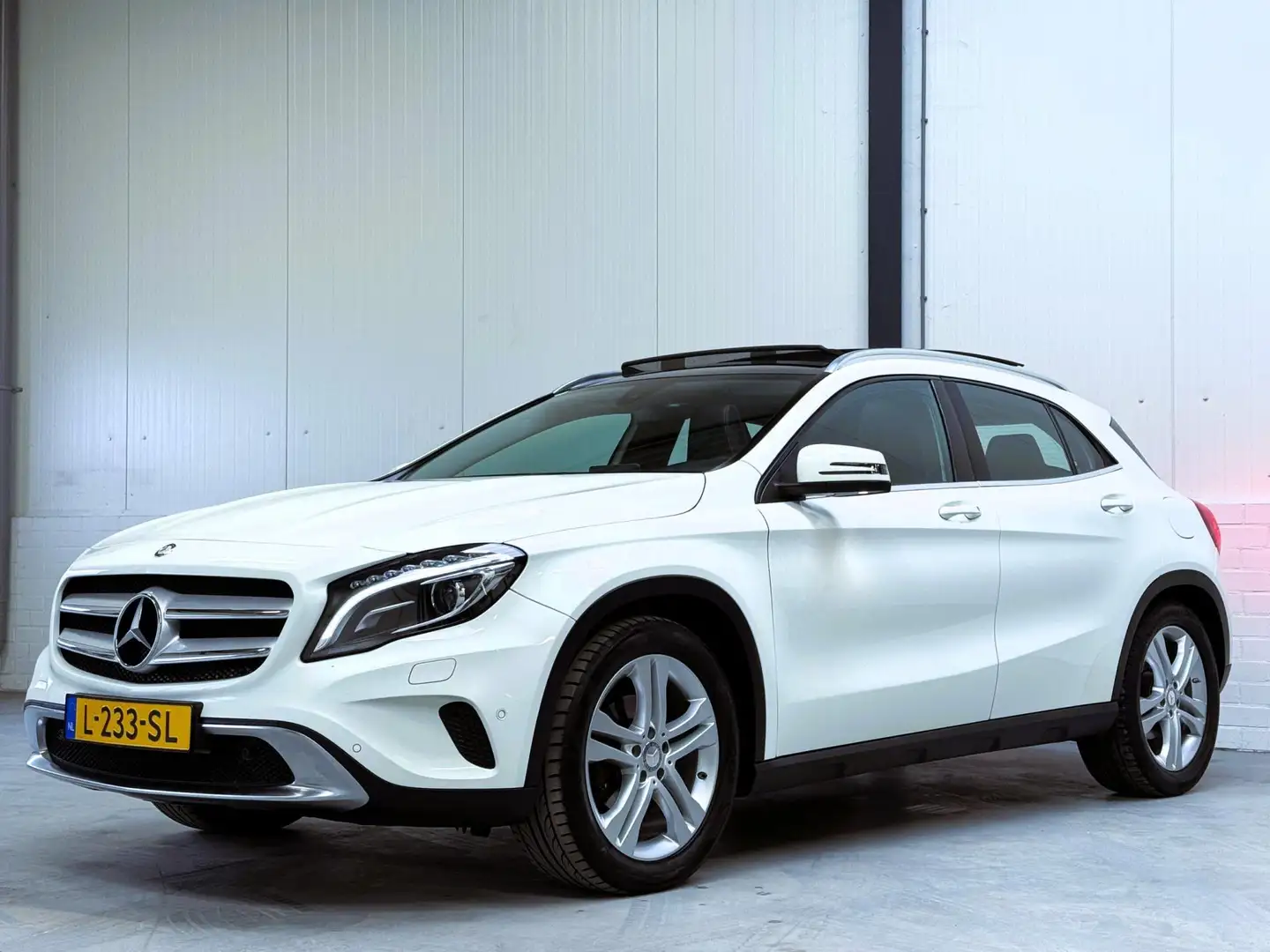 Mercedes-Benz GLA 180 Prestige | Pano|Trekhaak Bílá - 2