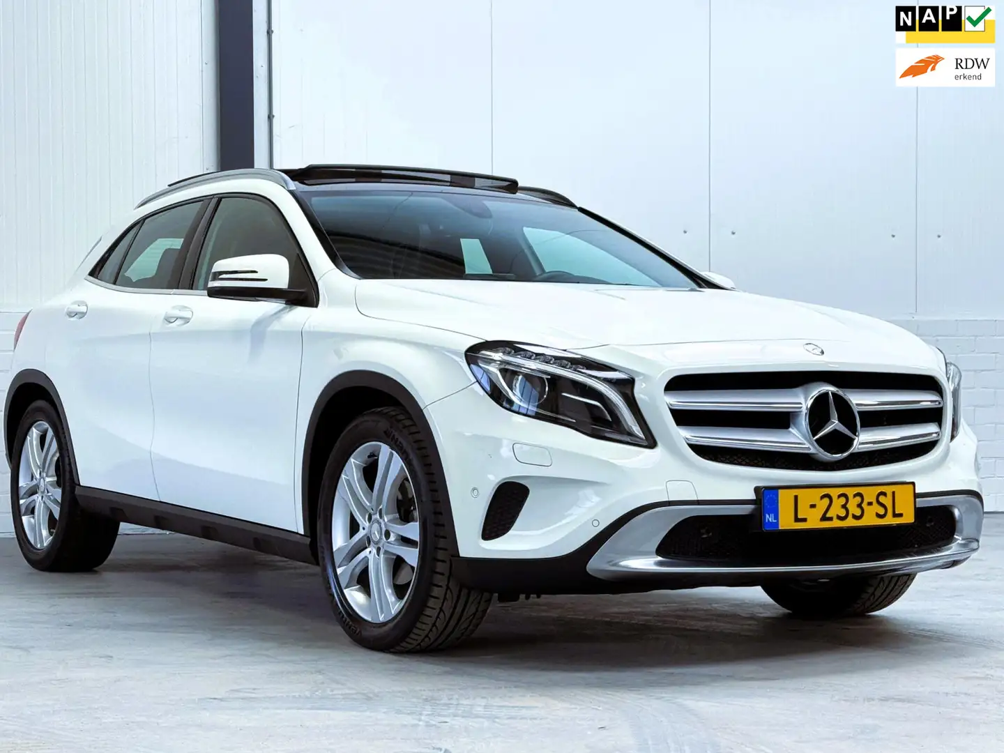 Mercedes-Benz GLA 180 Prestige | Pano|Trekhaak Bílá - 1