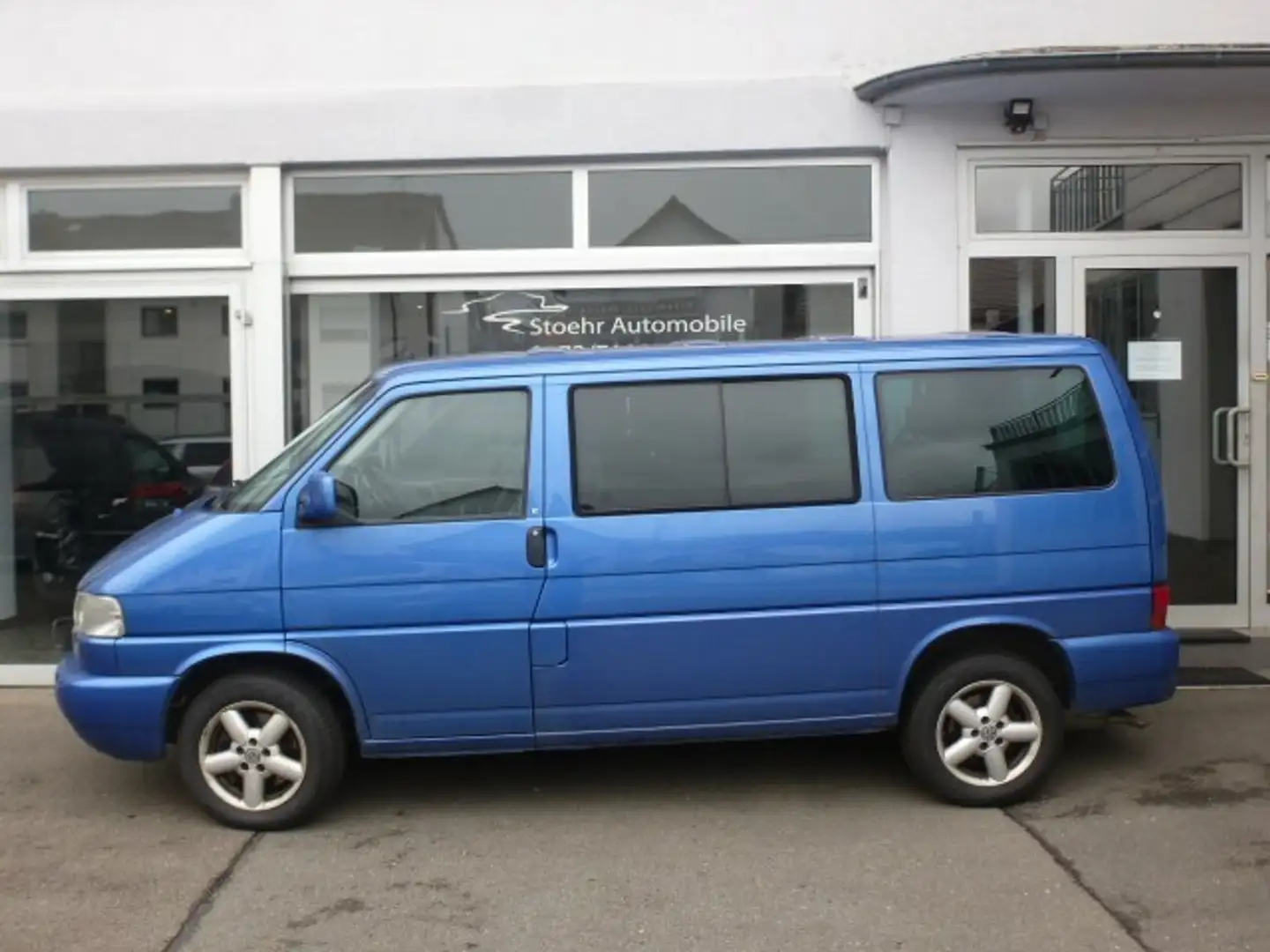 Volkswagen T4 Multivan ATLANTIS 2,5TDI 151PS KLIMA TOP Azul - 2