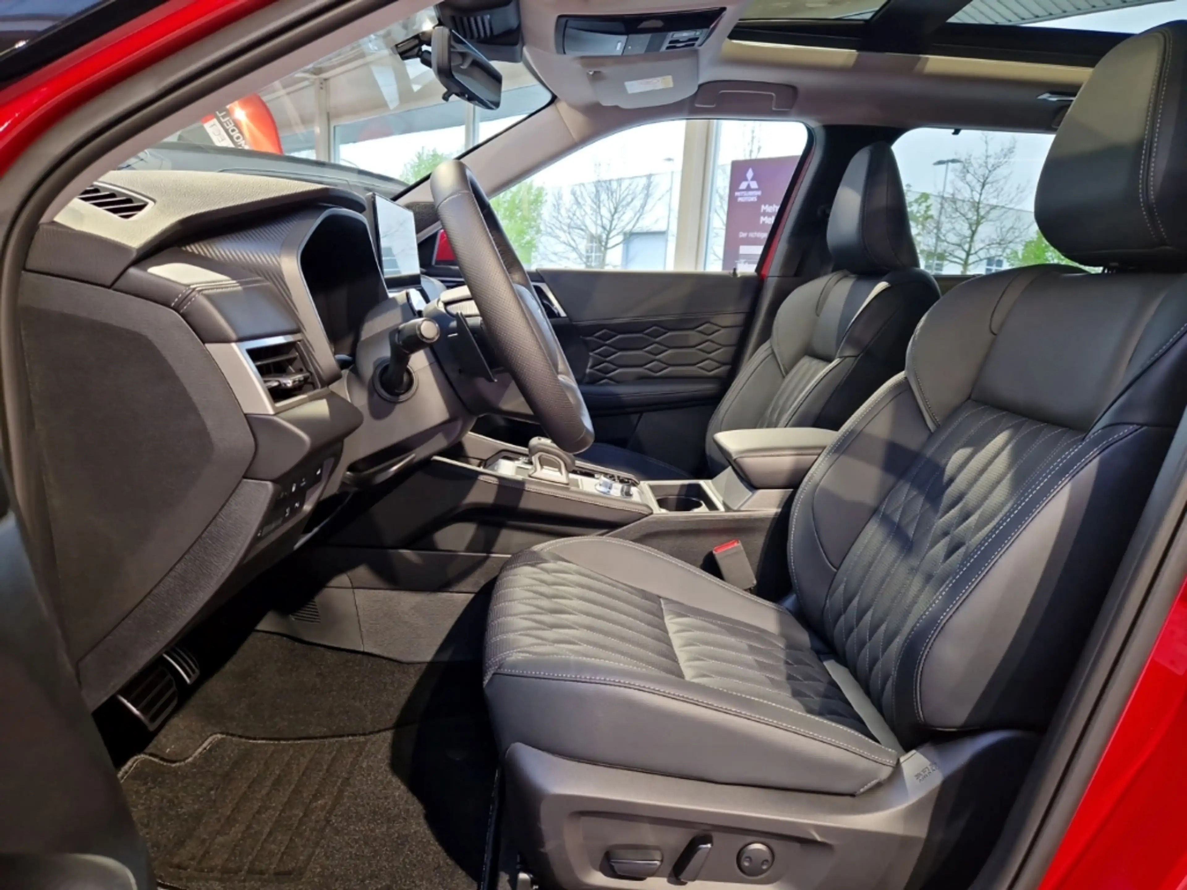 Mitsubishi Outlander Diamant Top 4WD AHK *Aktion!* — photo 7
