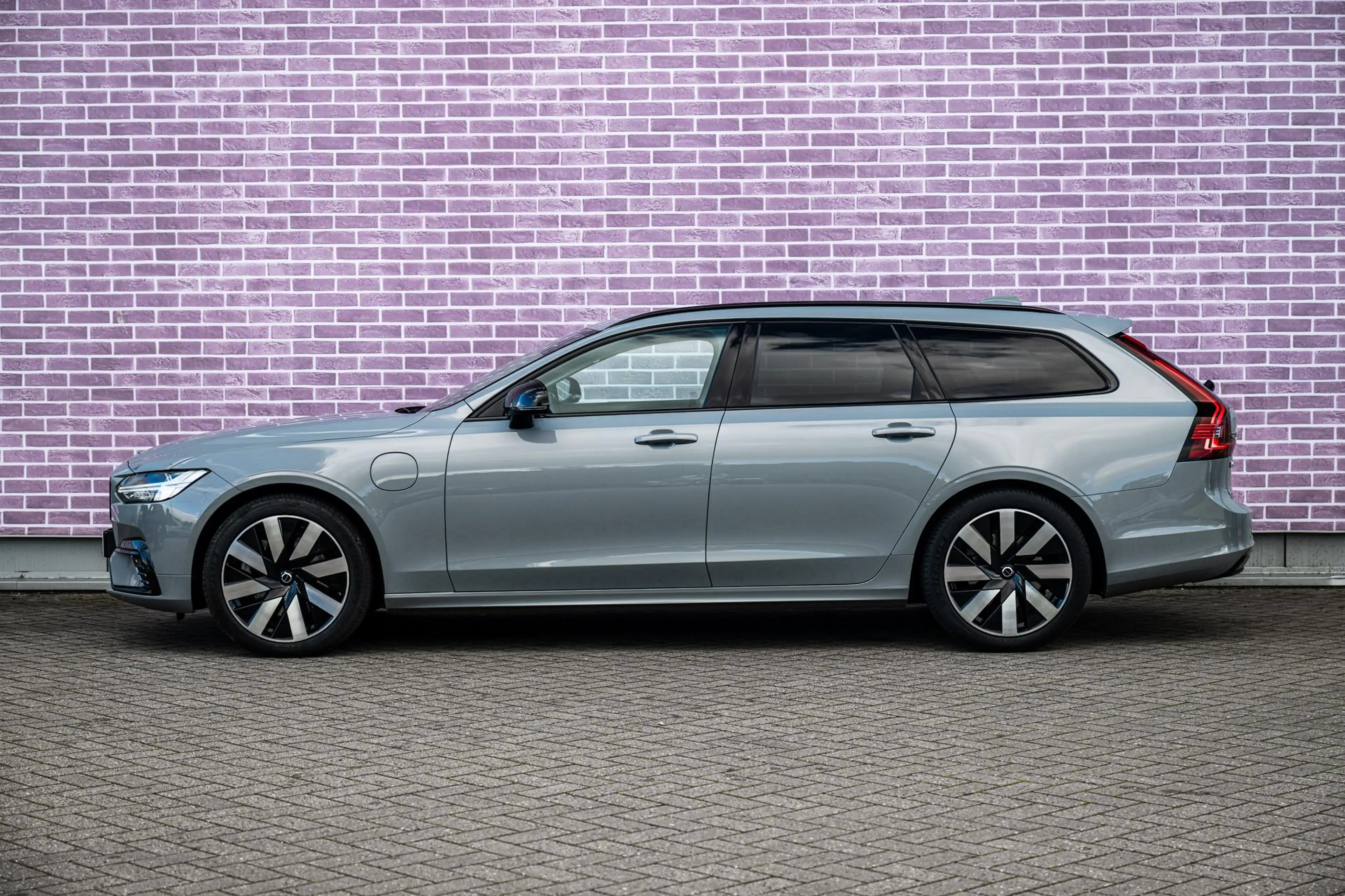 Volvo V90 2.0 T6 Plug-in Hybrid AWD Plus Dark | PHEV | Achte — photo 4