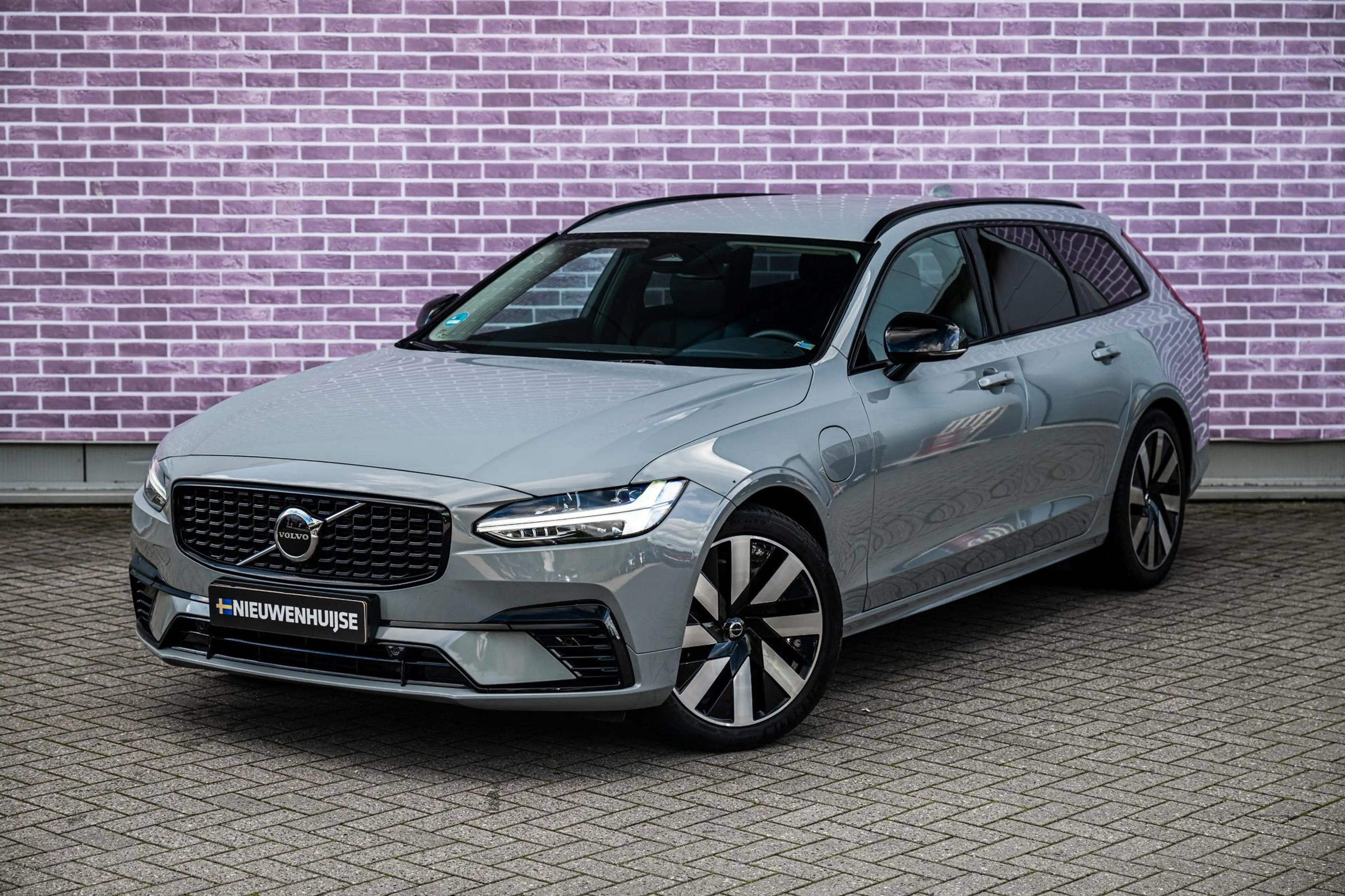 Volvo V90 2.0 T6 Plug-in Hybrid AWD Plus Dark | PHEV | Achte — photo 15