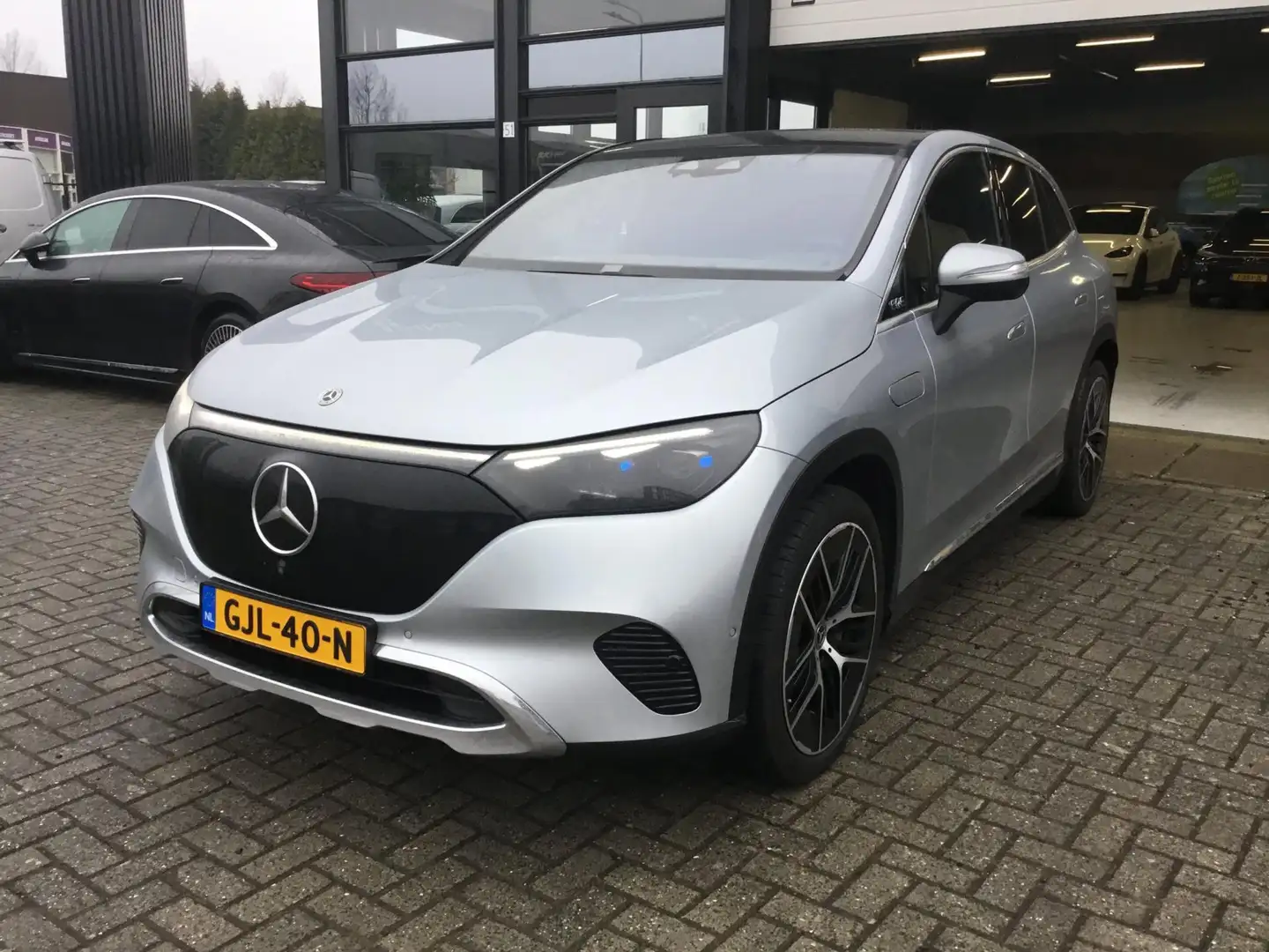 Mercedes-Benz EQE SUV 350+ AMG Line 91 kWh Grijs - 1
