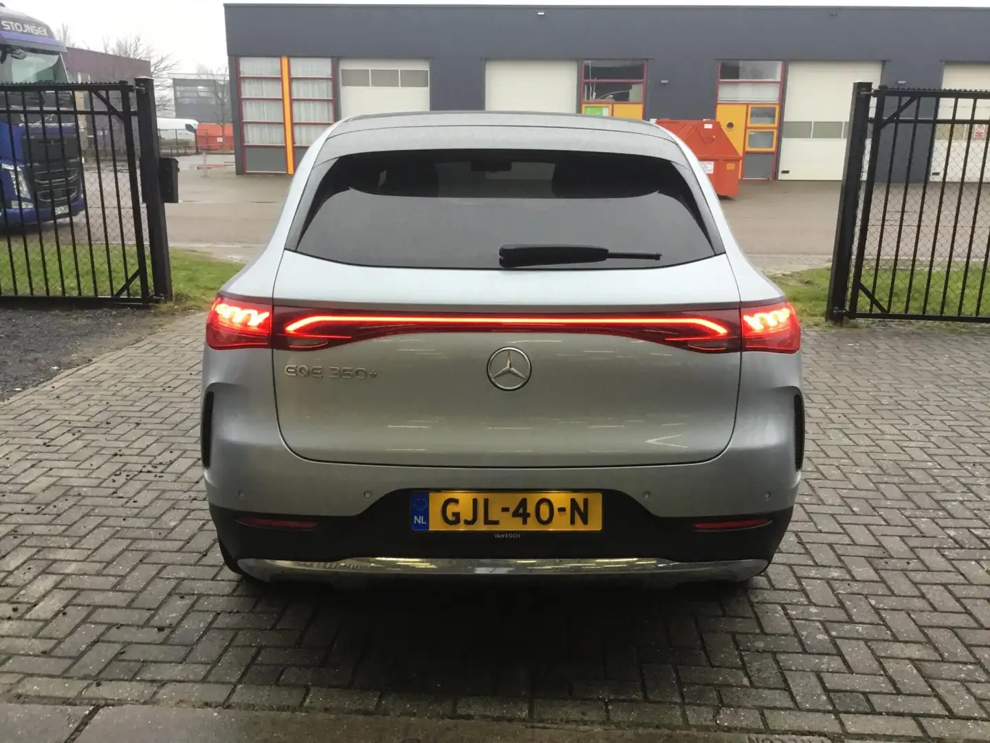 Mercedes-Benz EQE SUV 350+ AMG Line 91 kWh Grijs - 2