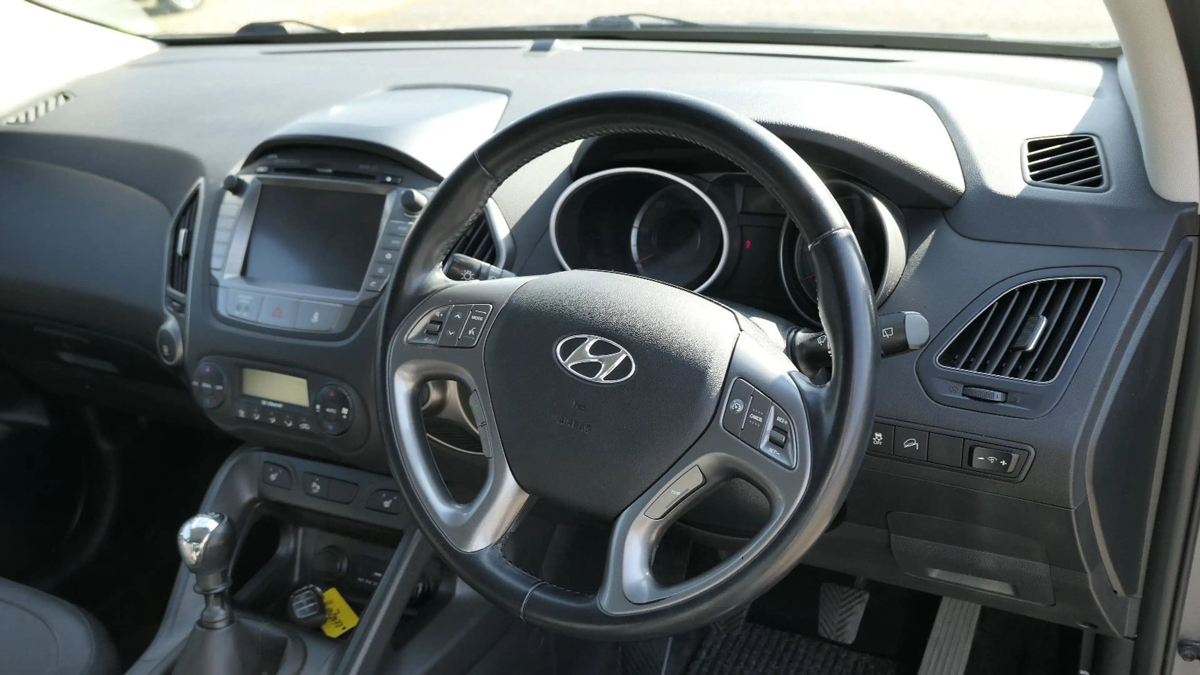 Hyundai iX35 RechtsLenker!!!4xSitzheizung/Euro6 — photo 12