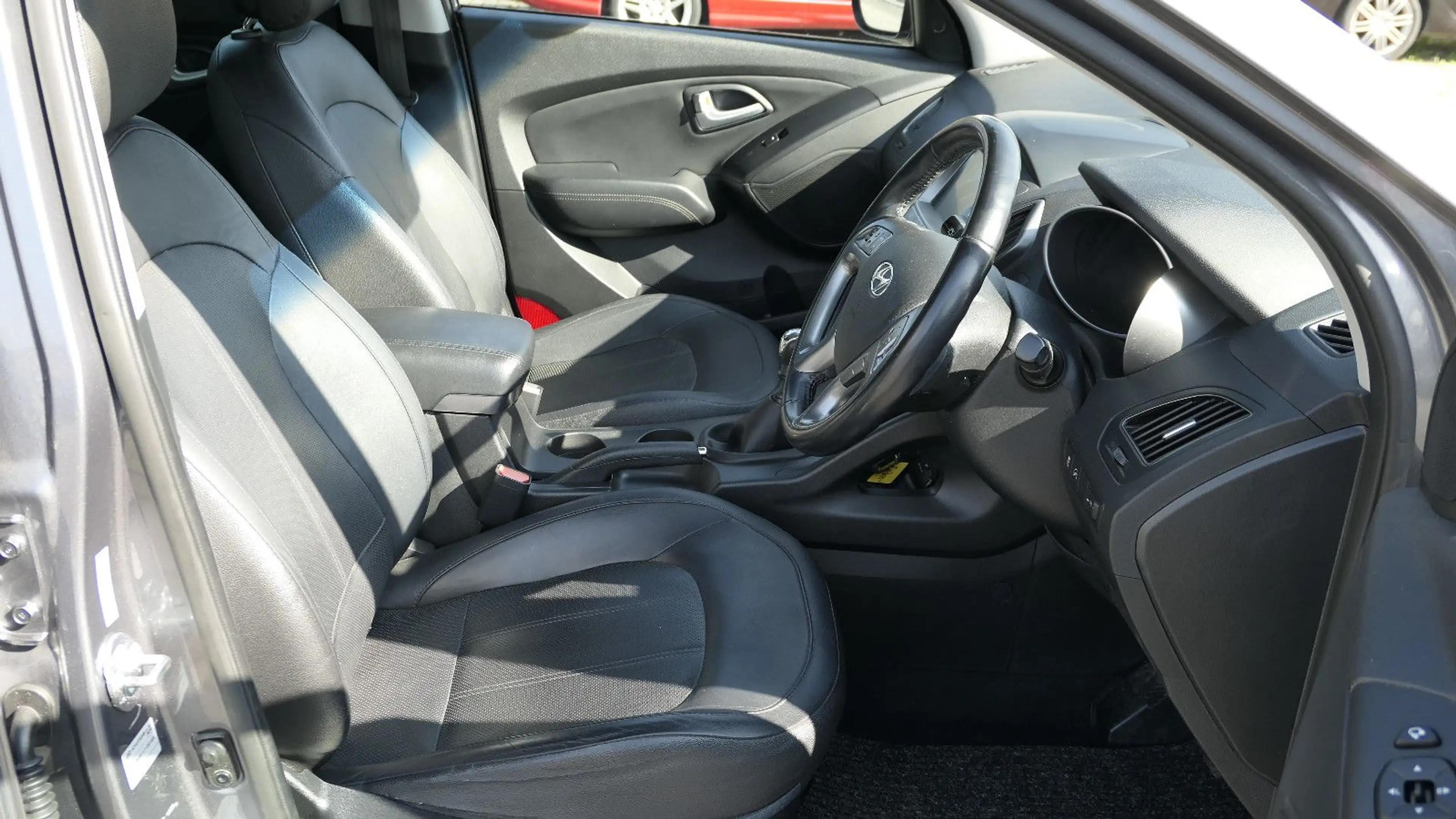 Hyundai iX35 RechtsLenker!!!4xSitzheizung/Euro6 — photo 11