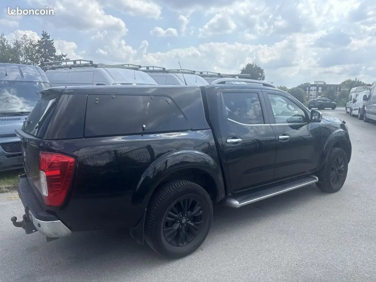 Nissan NP300 NAVARA 2.3 DCI 160CH DOUBLE-CAB TEKNA Zwart - 2