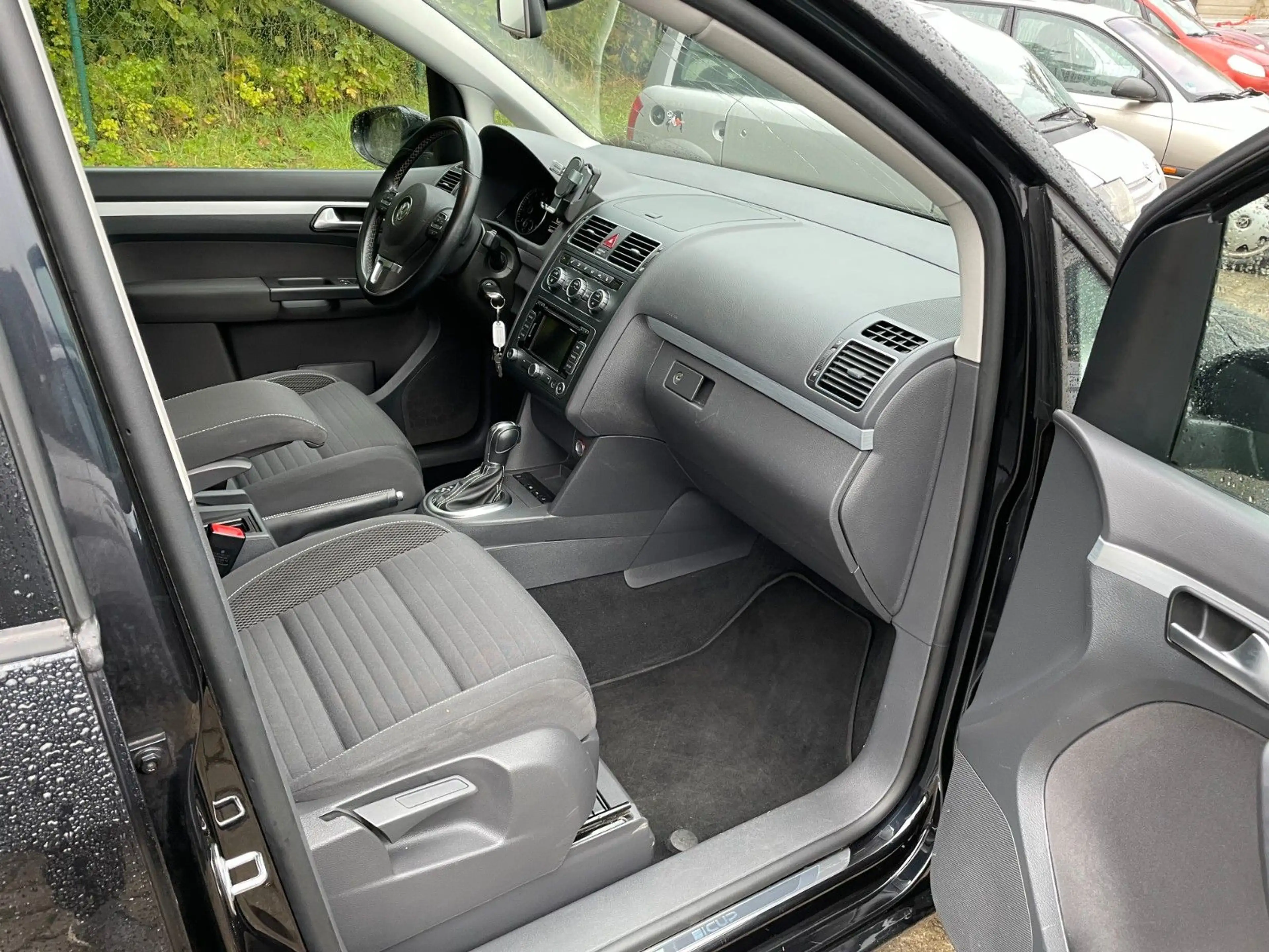 Volkswagen Touran Cup 7 Sitzer und Fahrradständer — photo 8