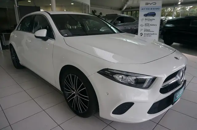 Mercedes-Benz A 160 Kompaktlimousine Progressive PTS Shz LED
