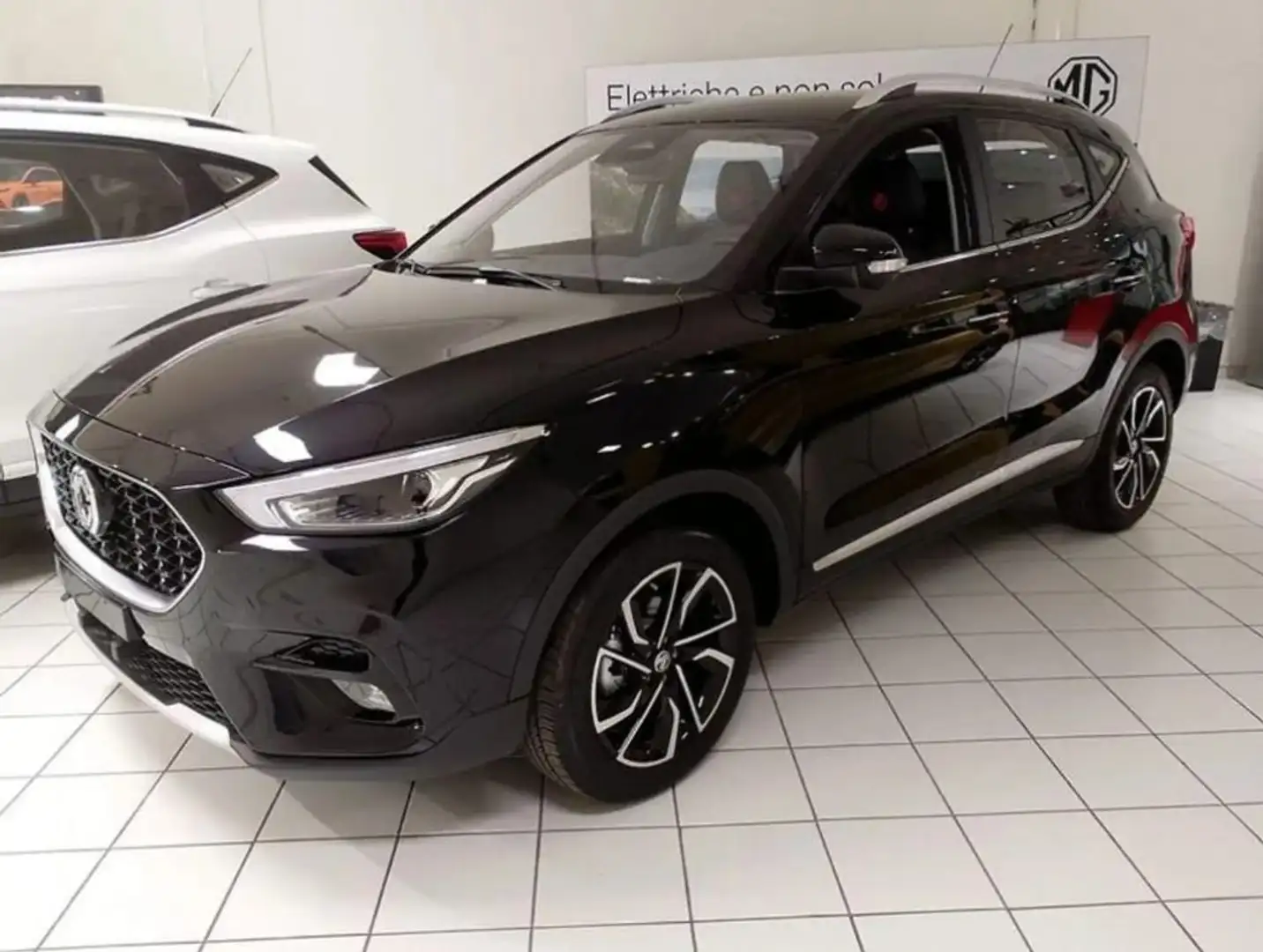 MG ZS 1.0 112 CV LUXURRY AUTOMAICA + IMP. GPL Nero - 1
