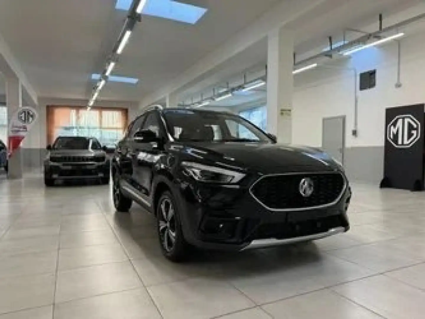 MG ZS 1.0 112 CV LUXURRY AUTOMAICA + IMP. GPL Nero - 2