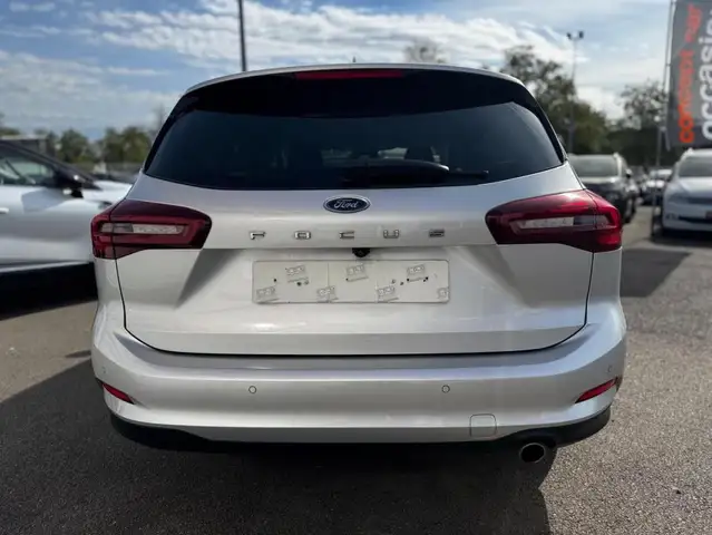 Ford Focus view 6