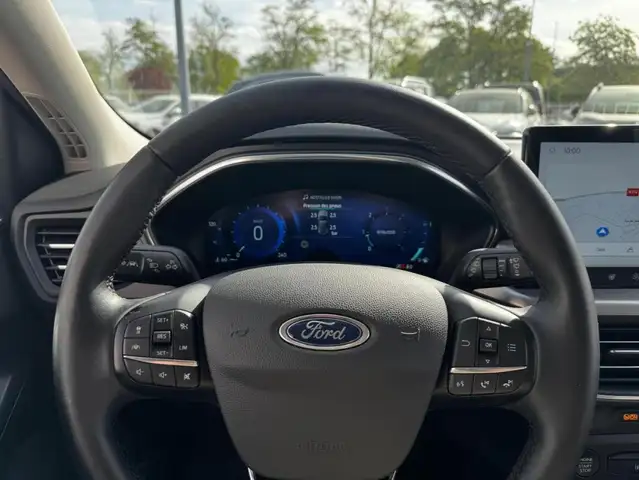 Ford Focus view 12