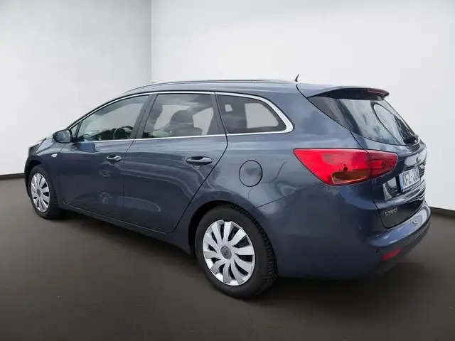 Kia Ceed view 3