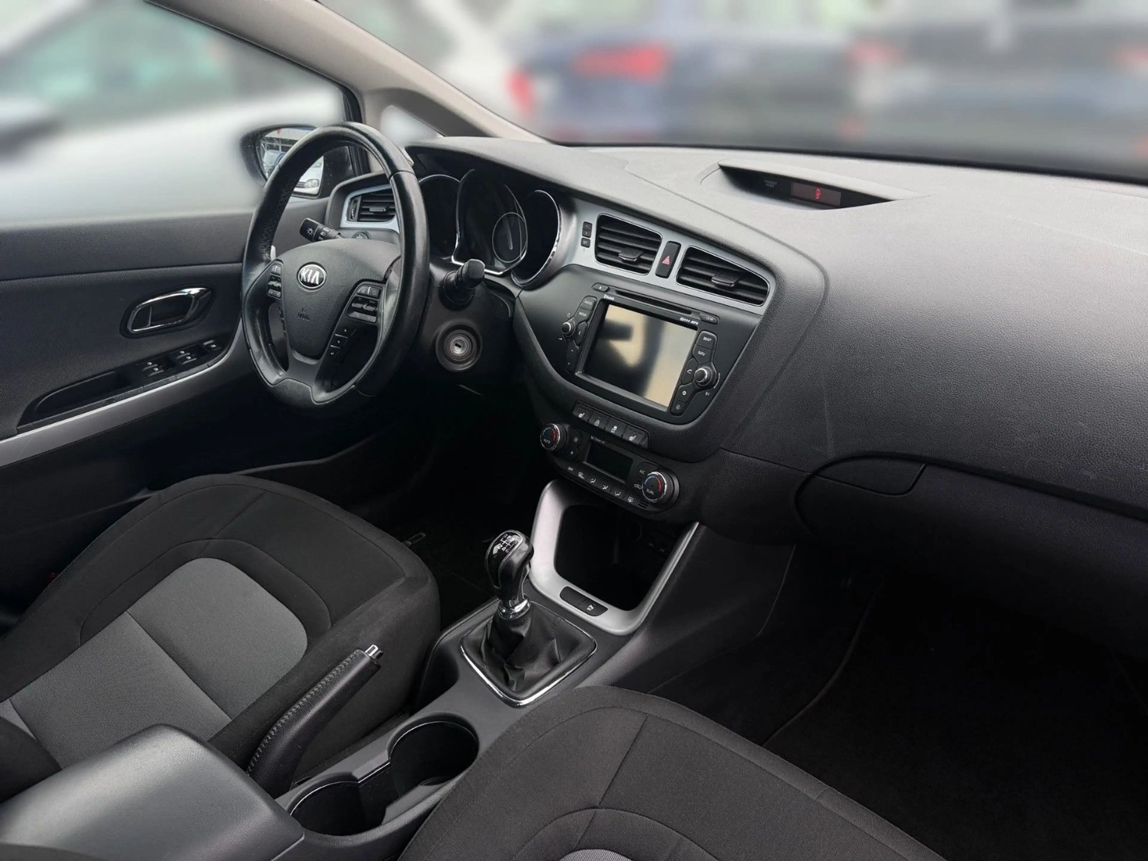 Kia Ceed SW / cee'd SW Ceed Sportswagon FIFA World Cup Edition — photo 13
