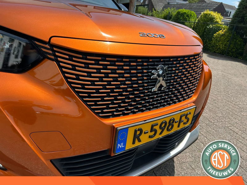 Peugeot e-2008 EV GT 50 kWh 360CAM|NAVI|LED|PDC| — photo 3