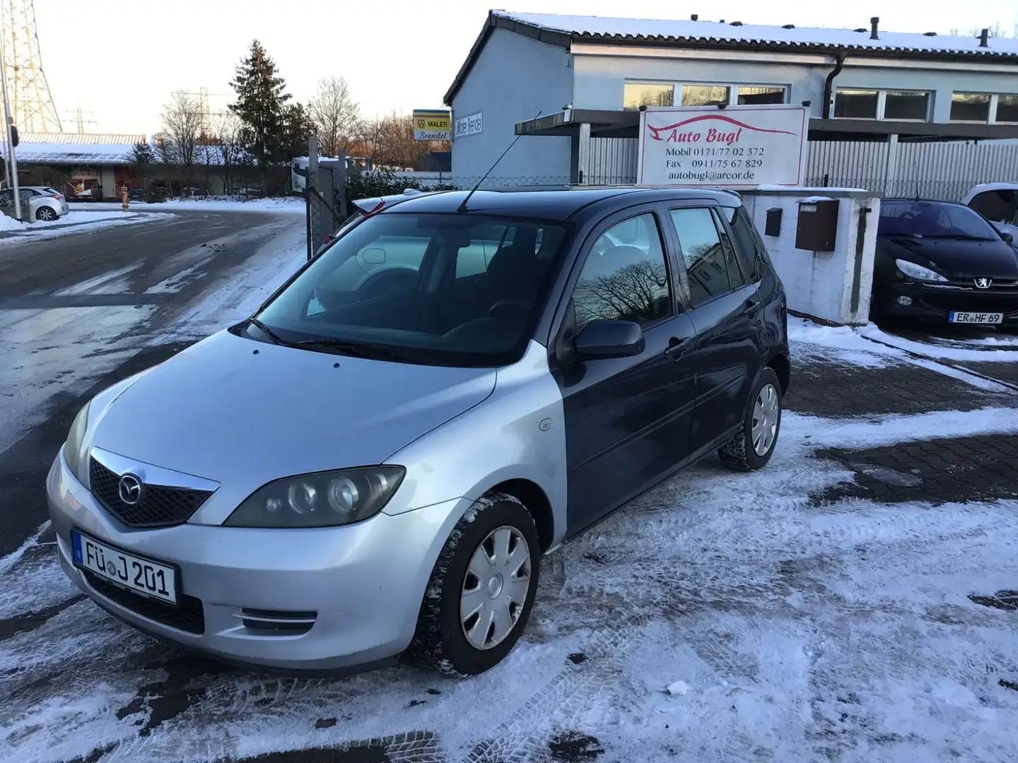 Mazda 2 Lim. 1.4 Active Grau - 2