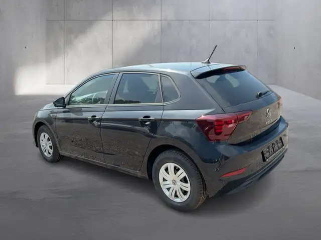 Volkswagen Polo view 3