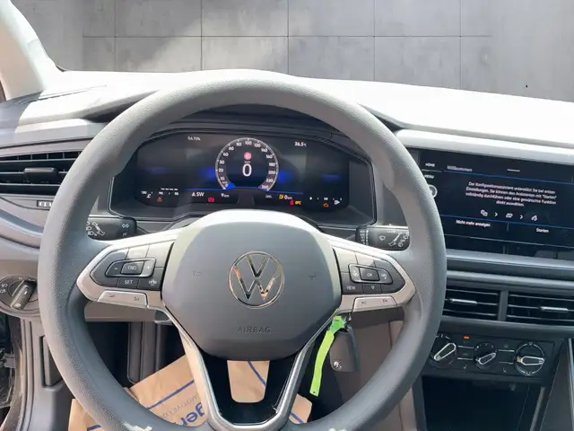 Volkswagen Polo view 10