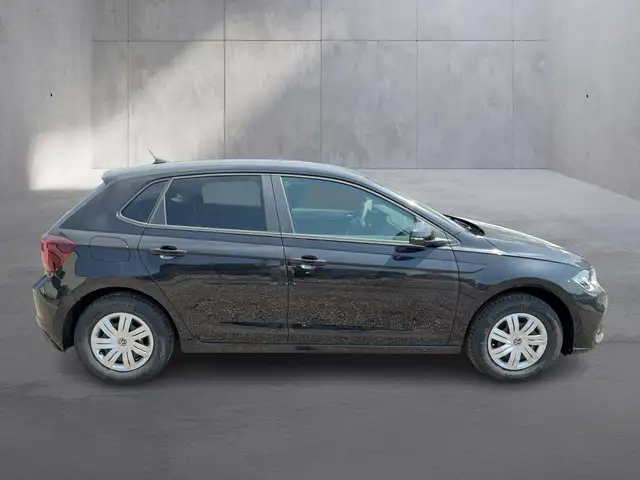 Volkswagen Polo view 6