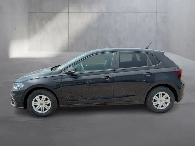 Volkswagen Polo view 2