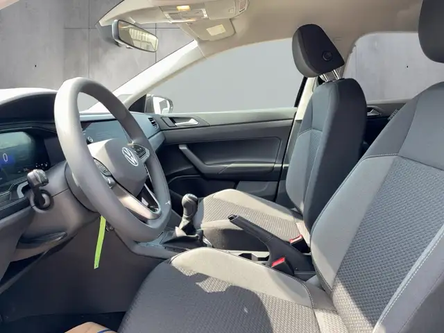 Volkswagen Polo view 9