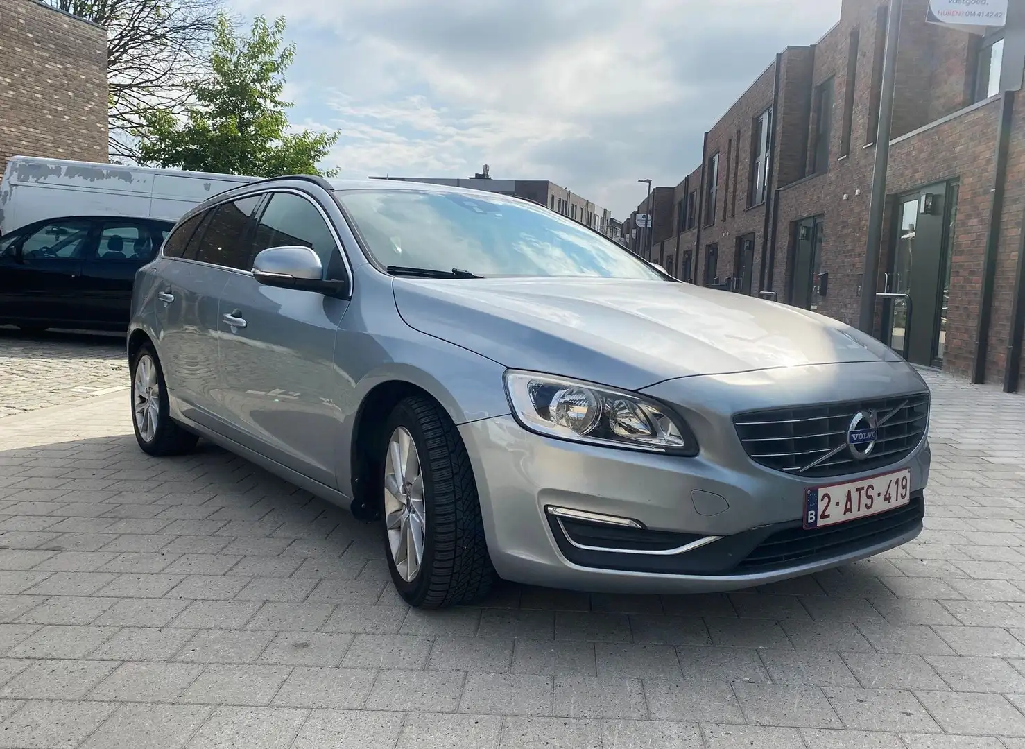 Volvo V60 V60 D3 Summum Argintiu - 1