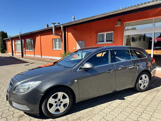 Opel Insignia view 3