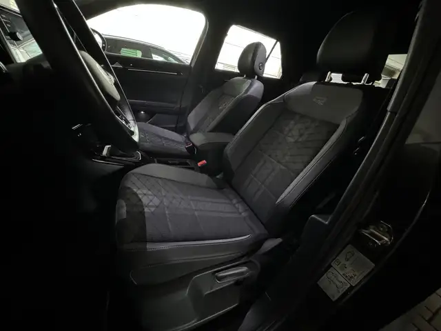 Volkswagen T-Roc view 10