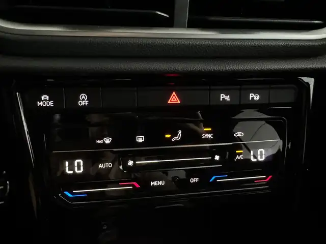 Volkswagen T-Roc view 14