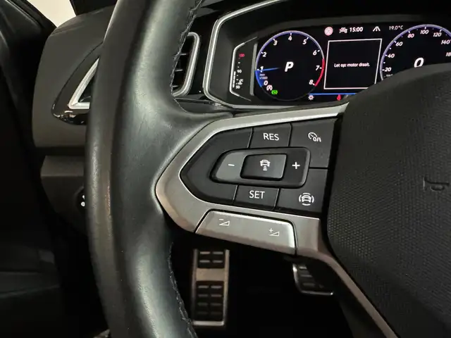 Volkswagen T-Roc view 12